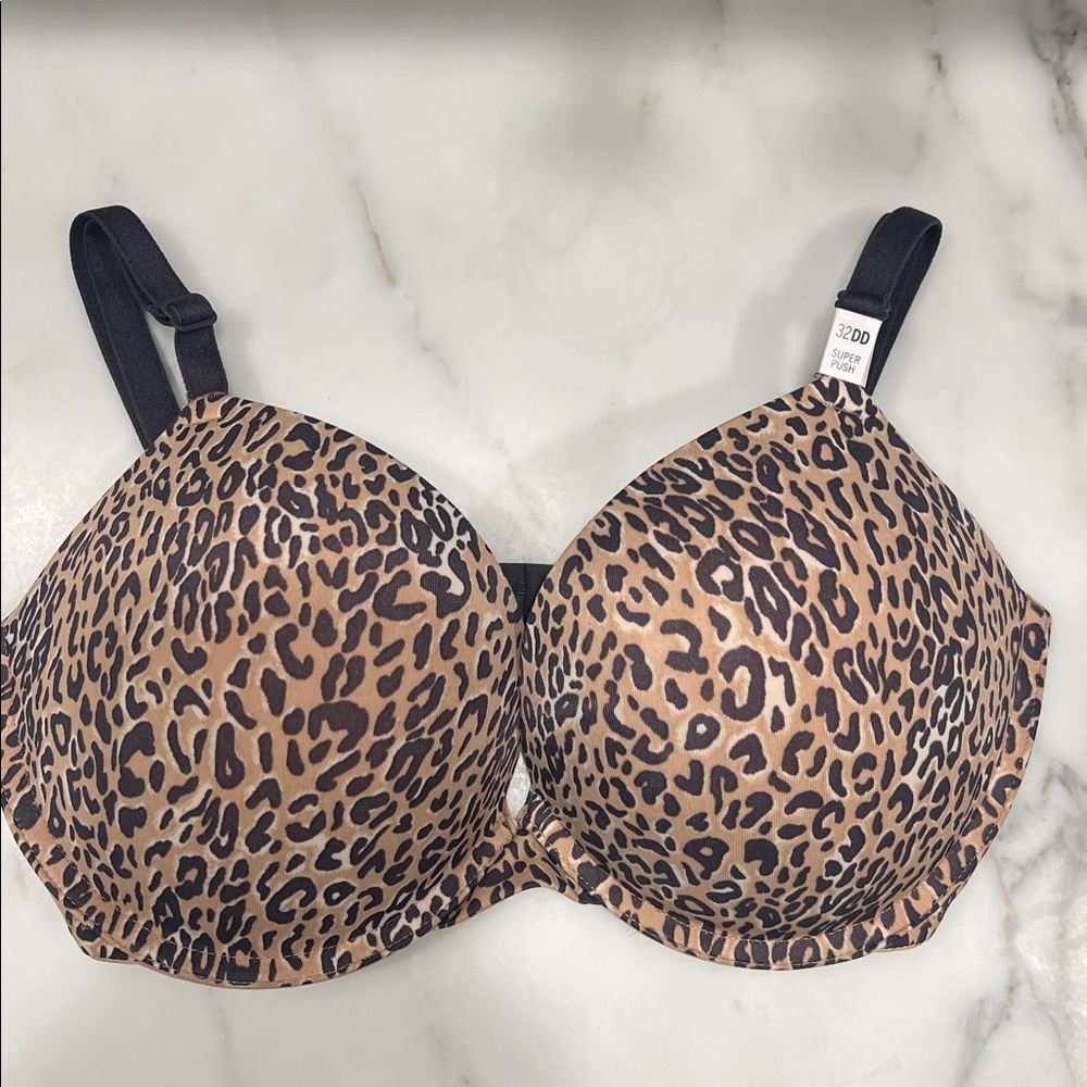NWT Victoria's Secret 32 DD "Super Push"  Leopard Print Bra with Black Straps